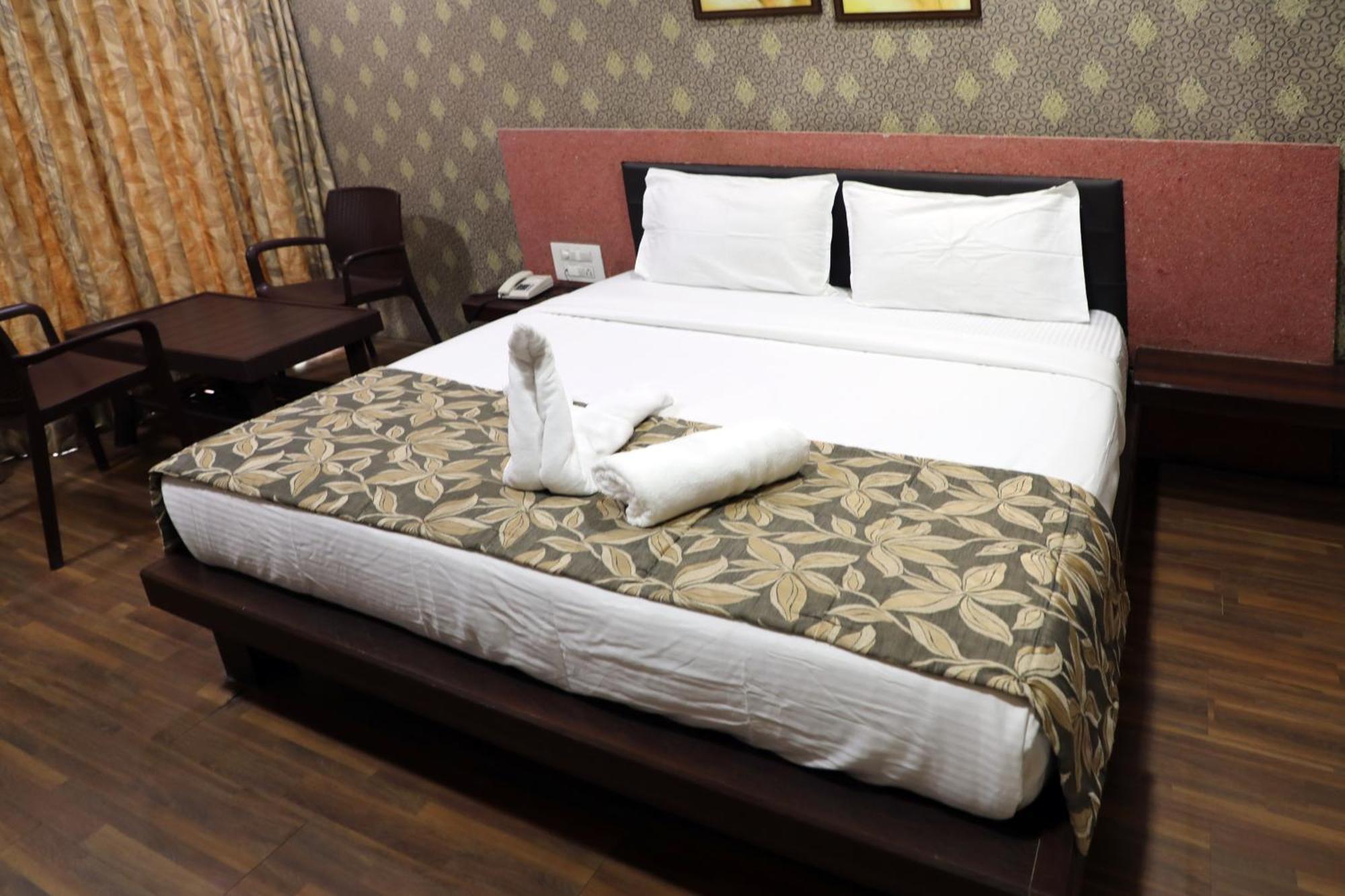 Hotel Pearls Aurangabad  Eksteriør billede